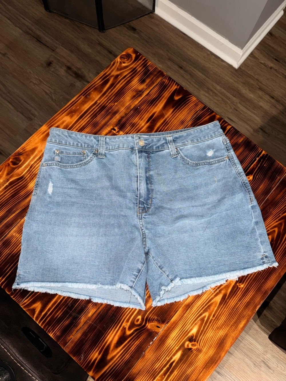 Seven7 Light Wash Denim Shorts with Frayed Hem